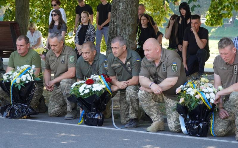 В Ужгороді попрощалися із загиблим захисником України