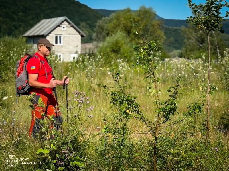 На Ужгородщині гірські рятувальники розшукують зниклого місцевого мешканця, який пішов до лісу та не повернувся