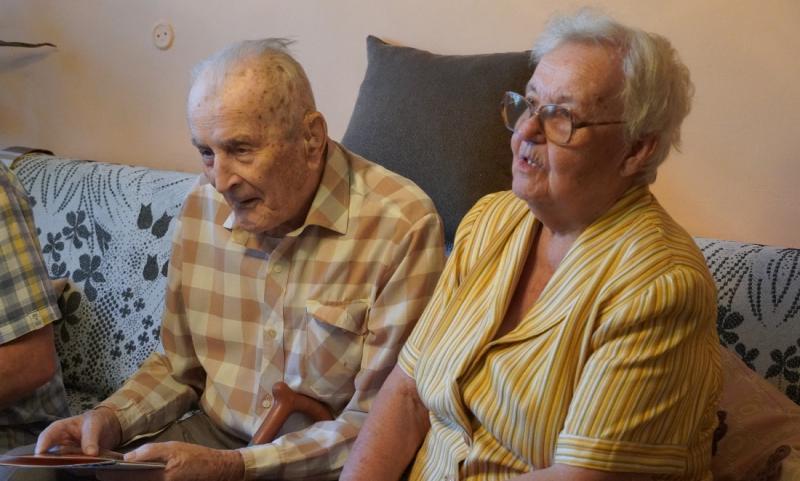Богдан Андріїв привітав з ювілеєм 100-річного ужгородця