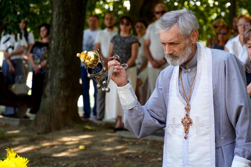 Сьогодні в Ужгороді попрощалися із 44-річним солдатом Андрієм Куном