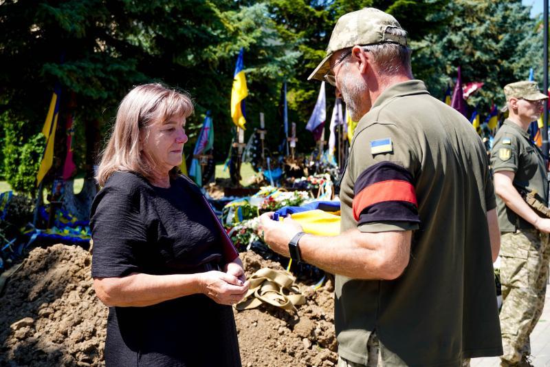 Сьогодні в Ужгороді попрощалися із 44-річним солдатом Андрієм Куном