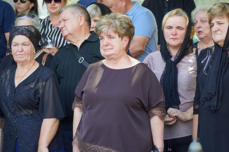 Ужгород в жалобі: сьогодні в місті попрощалися із 31-річним солдатом Богданом Югасом