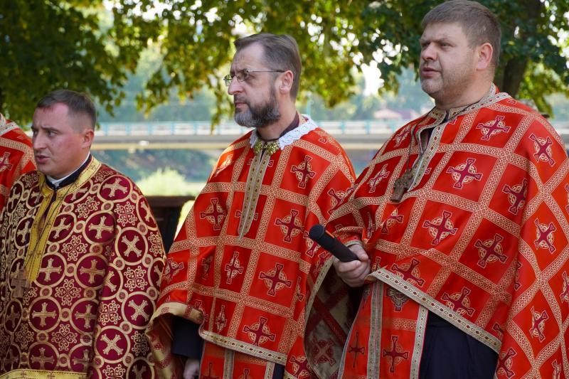 Ужгород в жалобі: сьогодні в місті попрощалися із 31-річним солдатом Богданом Югасом