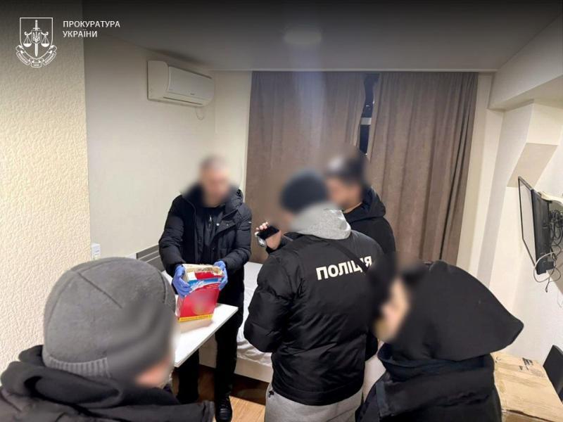 Наркотики під виглядом прального порошку: на Закарпатті судять учасників міжнародного каналу постачання кокаїн