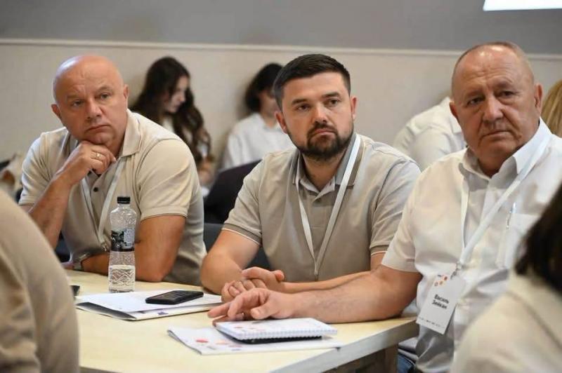 Захист прав дитини — відповідальність громади: в Ужгороді відбулося навчання для голів територіальних громад