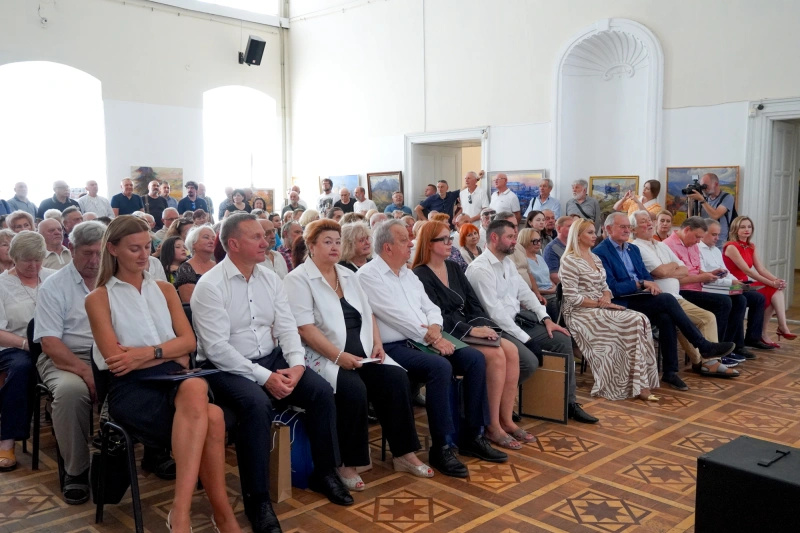 80 років мистецьких традицій: Богдан Андріїв привітав закарпатських художників із ювілеєм