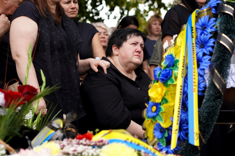 Назавжди 30: Ужгород сьогодні попрощався зі ще одним захисником, солдатом Вадимом Балогом