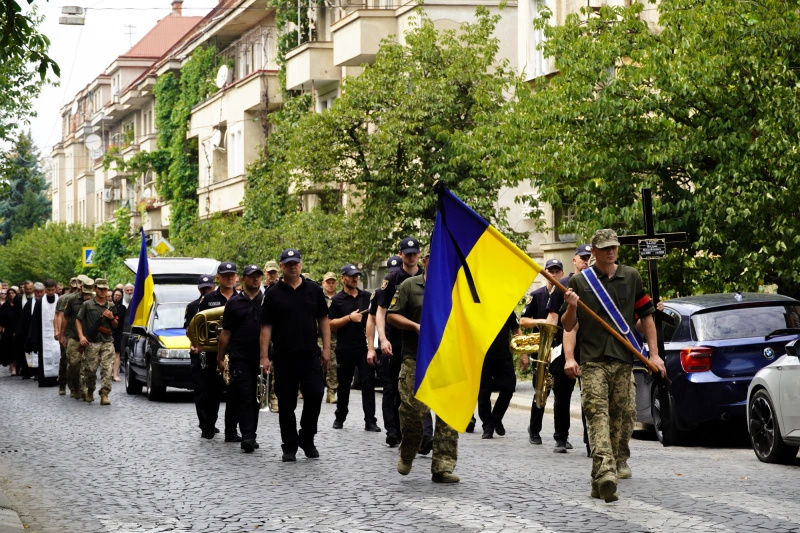Назавжди 30: Ужгород сьогодні попрощався зі ще одним захисником, солдатом Вадимом Балогом