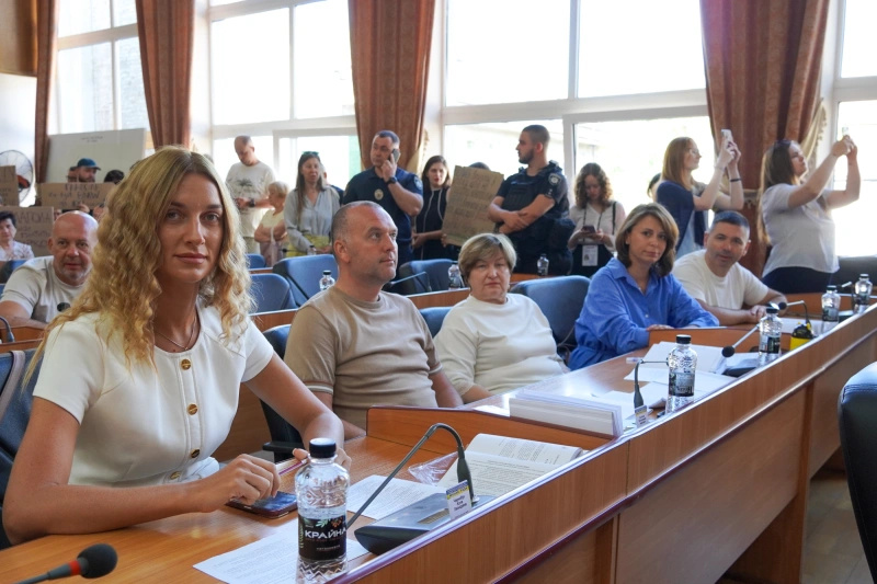 Сесія Ужгородської міської ради: додаткові кошти на оборону, соціальні програми та підтримку містян