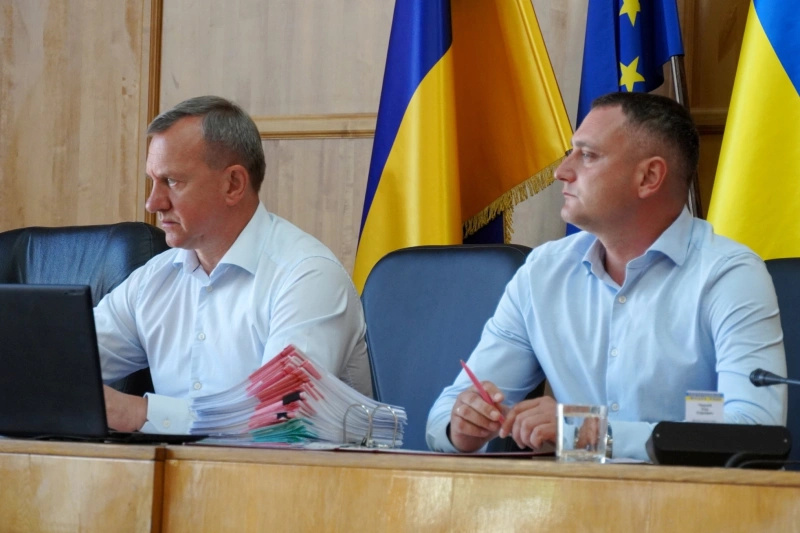 Сесія Ужгородської міської ради: додаткові кошти на оборону, соціальні програми та підтримку містян