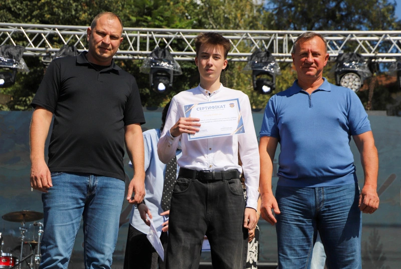 174 ужгородських школярів відзначили за перемоги на всеукраїнських олімпіадах та конкурсах