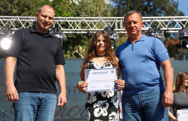 174 ужгородських школярів відзначили за перемоги на всеукраїнських олімпіадах та конкурсах
