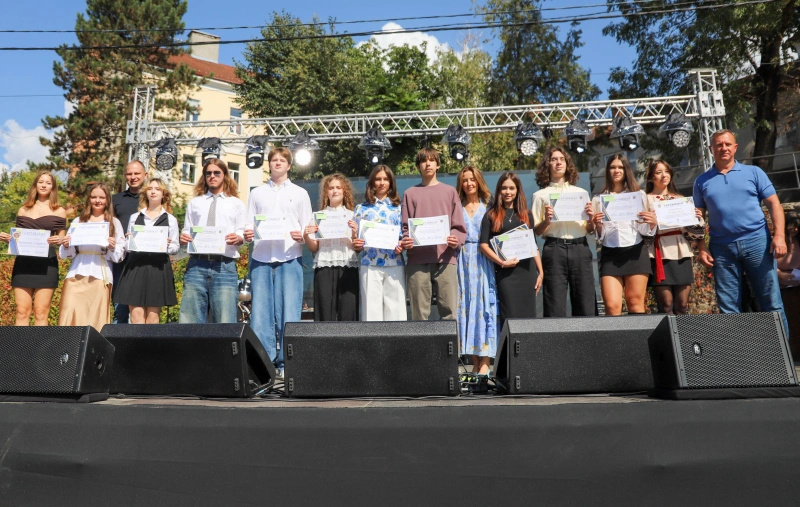 174 ужгородських школярів відзначили за перемоги на всеукраїнських олімпіадах та конкурсах