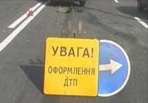У Закарпатті з моста в річку впав мікроавтобус з пасажирами