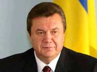Віктор Янукович критикує опонента та обіцяє більше грошей
