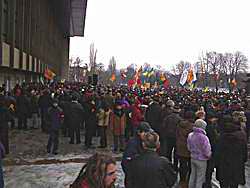 Мітинг біля облмуздрамтеатру на підтримку В.Ющенко. Фотосесія. Частина ІІ.