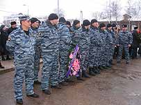 З Донеччини та Закарпаття виводять додаткові сили ОМОНу, які туди було направлено в січні