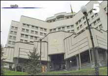 Конституційний суд втратив право приймати рішення