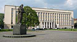 Економіка повинна працювати на вирішення соціальних питань 