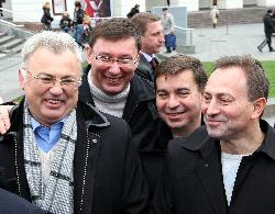 Юрій Луценко: Майдан був, і ніхто у нас його не вкраде