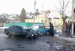 В центрі міста зіткнулися дві машини