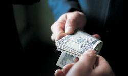 Декан економічного факультету УжНУ визнав, що брав хабарі