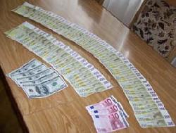 Закарпатця затримали на збуті фальшивих гривень
