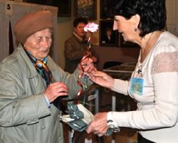 У Виноградові проголосувала 102-річна мешканка