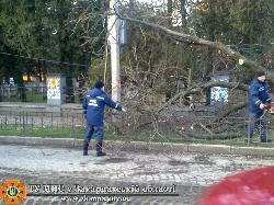Виноградів: рятувальники ліквідовували наслідки ДТП в центрі міста