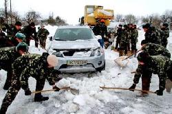 Негода завдала проблем водіям