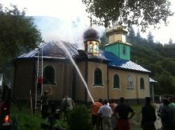 Рахівський район: пожежу в церкві ліквідовано