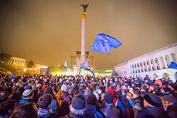 Майдан Незалежності збирає учасників Народного віче