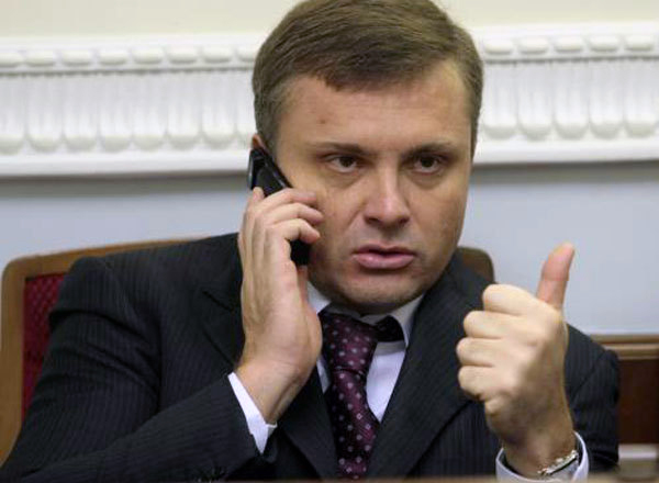 Янукович звільнив Льовочкіна