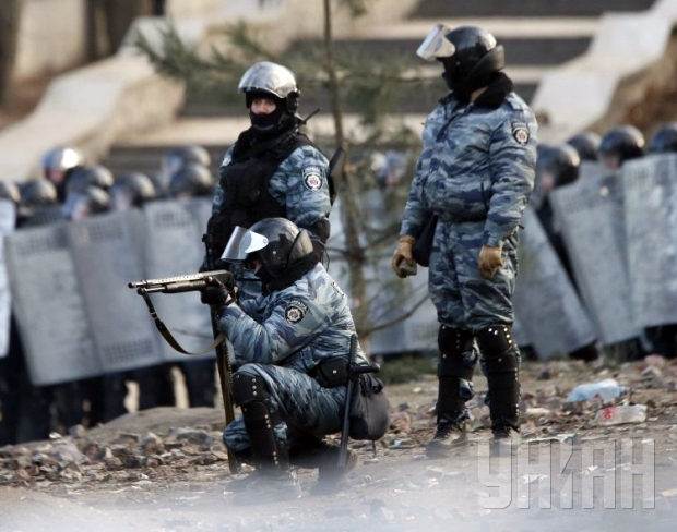 Одного з протестувальників на Грушевського застрелили