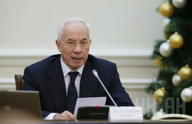Азаров подякував беркутівцям за витримку
