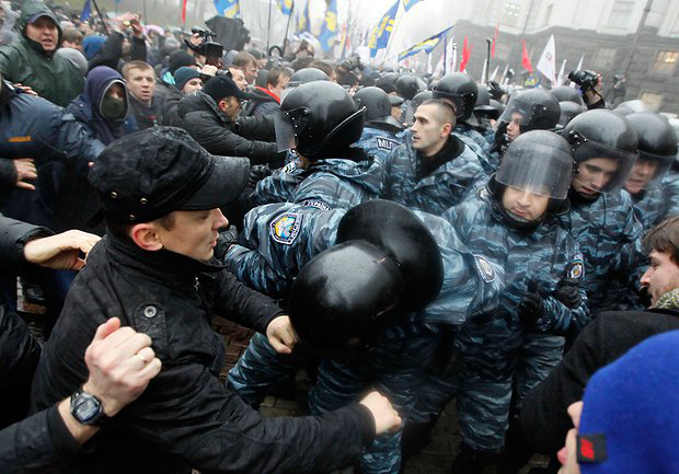 Правоохоронці захоплять КМДА, якщо опозиція не віддасть двох "полонених"