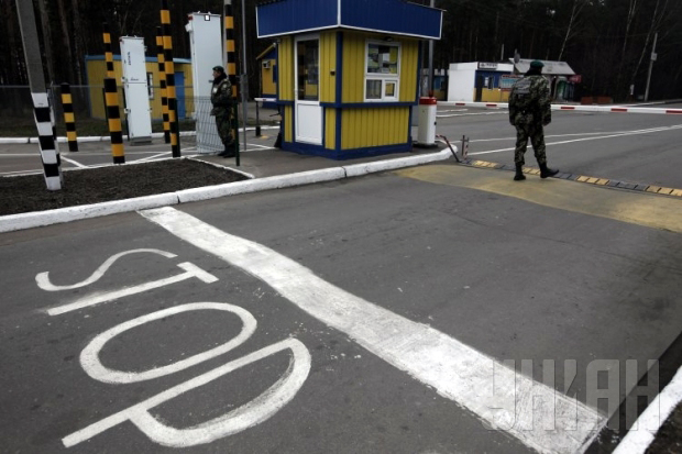 Уряд хоче посилити режим в’їзду в Україну для громадян Євросоюзу, США та Канади - ЗМІ