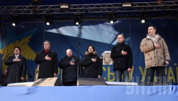 Лідери опозиції "викручуються" перед народом