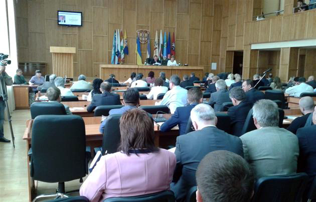 Ужгородські обранці звернулися до Президента не вводити надзвичайний стан та прийняли бюджет міста на 20014 рік