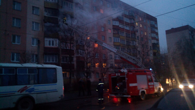 Під час пожежі однієї з мукачівських квартир вогнеборці евакуювали 22 людини
