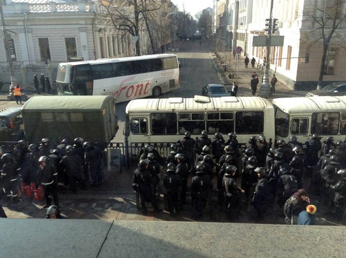 Правоохоронці покидають Верховну Раду України