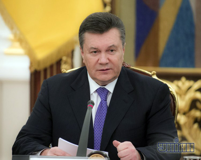 Янукович подав у відставку