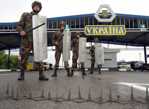 На Закарпатті «Правий сектор» затримує СБУшників з неправильними речами