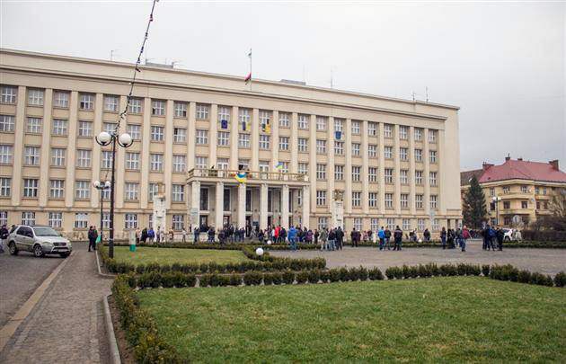 Керівники Закарпатської ОДА склали повноваження