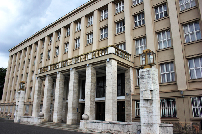 Закарпатська облрада  наполягає ліквідувати свого конкурента