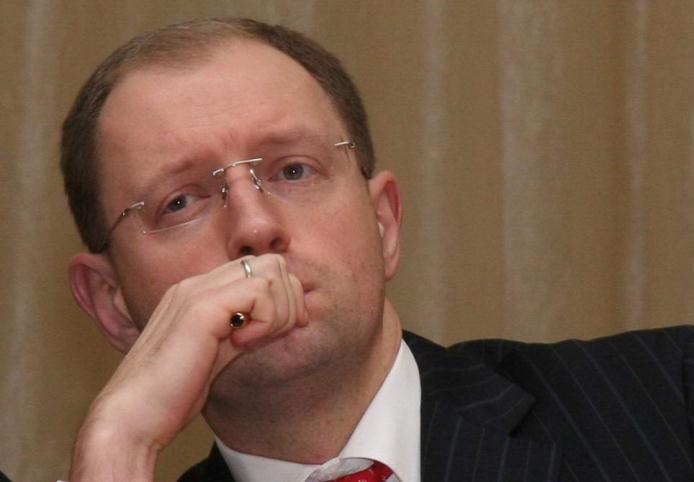 Яценюк пропонує бізнесу портфель голови податкової