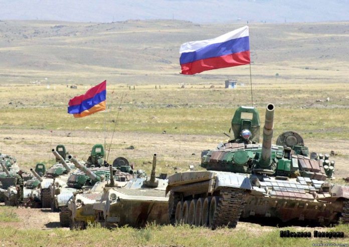 Росія стягує війська на східному кордоні України