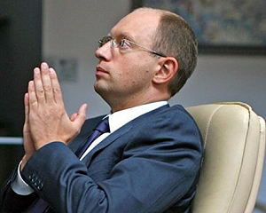 Уряд Яценюка - «політичний труп», який має втратити своє політичне майбутнє, гарантувавши майбутнє Україні