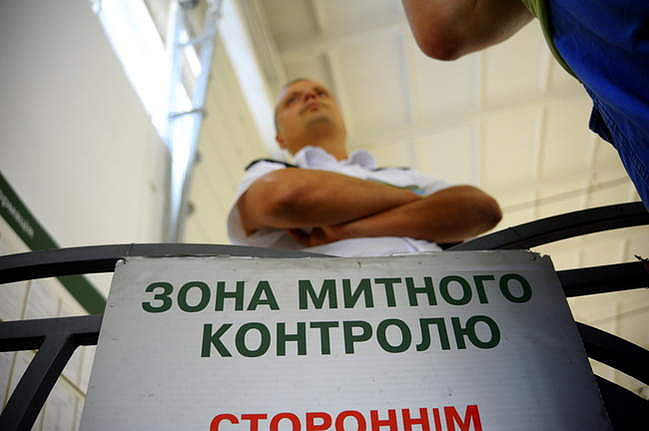 У західних митниць, в тому числі і Чопській – ціла «плеяда» родичів Калєтніка