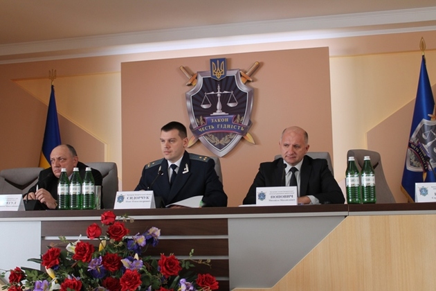 Закарпатських прокурорів непокоять злочини під прикриттям Самооборони та «Правого сектору» 